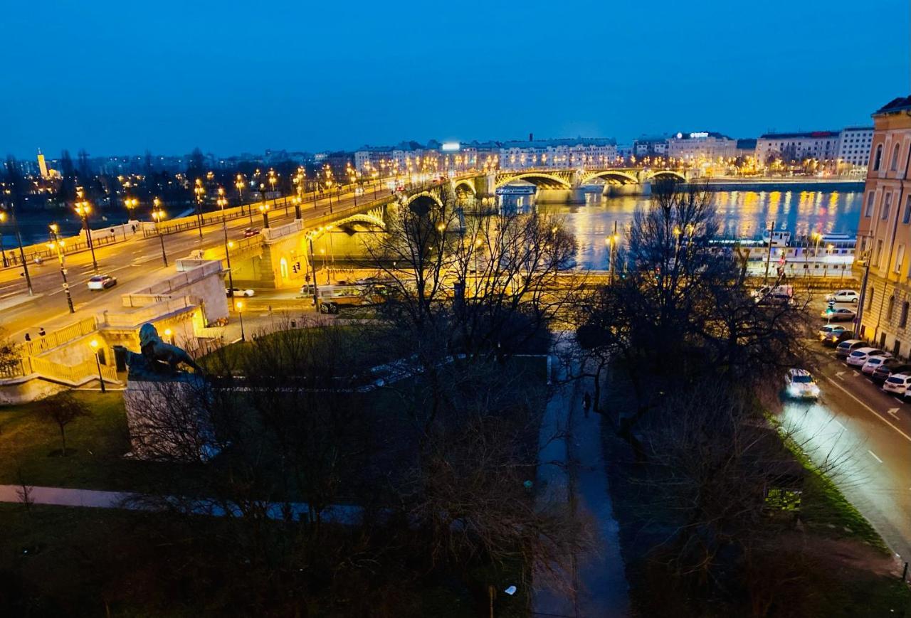 Over The Danube Budapest Ngoại thất bức ảnh